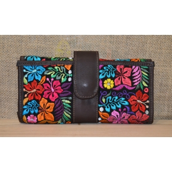 Portfel duży skórzany ciemno brązowy z kwiatowym kolorowym haftem .